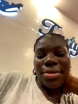 Snapshot of CBonita chatting on 09.12.25 CBonita online show from 09.12.25