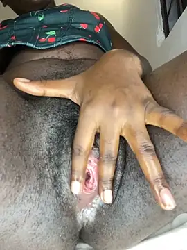 Snapshot of CBonita chatting on 09.26.25 CBonita online show from 09.26.25