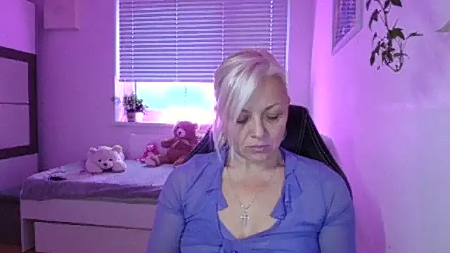 Linsy Kim online show from 11.20.25