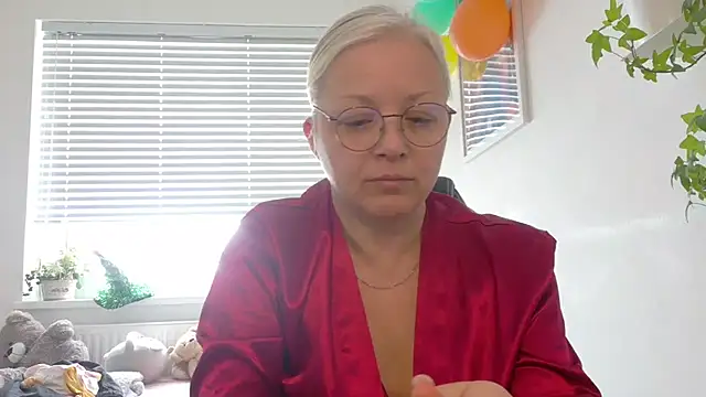 Linsy Kim online show from 02.20.26