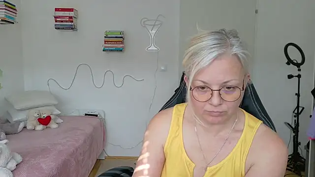 Linsy Kim online show from 03.28.26