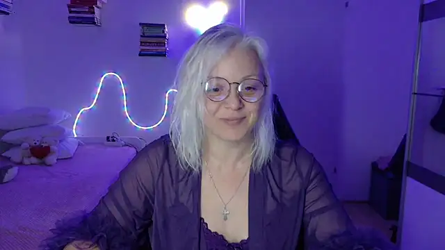 Linsy Kim online show from 04.18.26