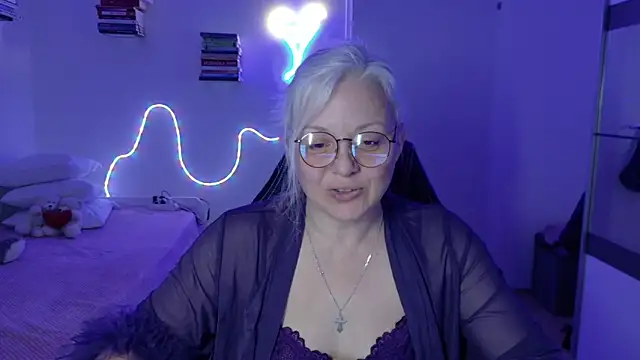 Linsy Kim online show from 04.18.26