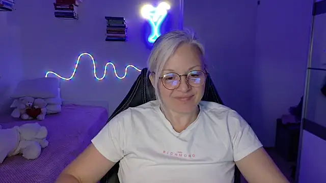 Linsy Kim online show from 04.19.26