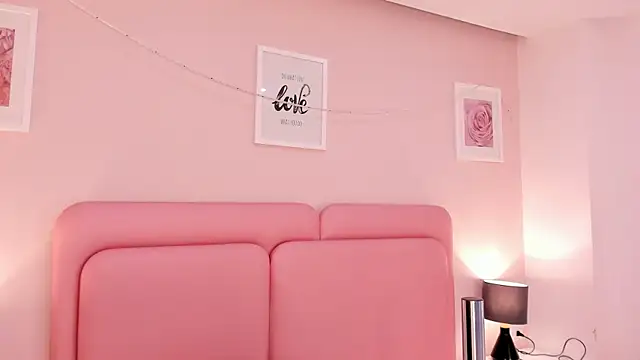 mia yeager online show from 09.14.25