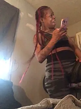 Snapshot of Tishrella6 chatting on 12.02.25 Tishrella6 online show from 12.02.25