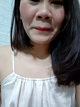 Snapshot of Singlemom69x chatting on 07.15.26 Singlemom69x online show from 07.15.26