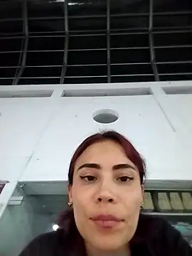 Snapshot of dulcelatin21 chatting on 11.12.25 dulcelatin21 online show from 11.12.25