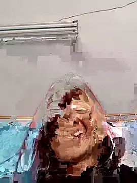 Snapshot of dulcelatin21 chatting on 11.20.25 dulcelatin21 online show from 11.20.25