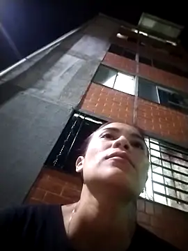 Snapshot of dulcelatin21 chatting on 12.02.25 dulcelatin21 online show from 12.02.25