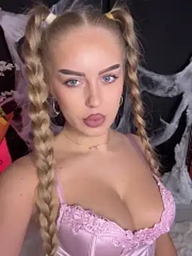 AubrieleRouj1 online show from 10.25.25