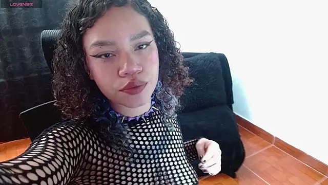 Canela s1 online show from 04.15.26