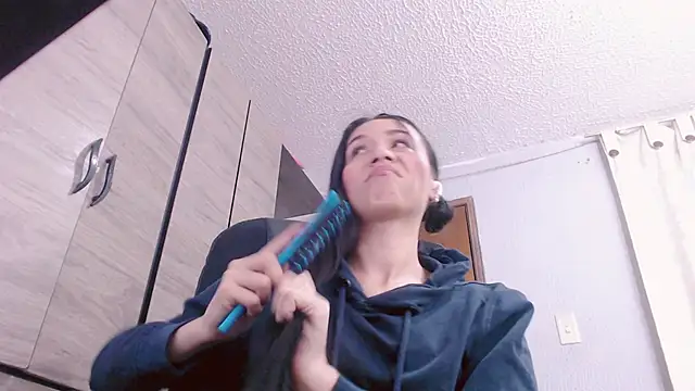 Snapshot of scarlett_vonrose chatting on 10.03.25 scarlett vonrose online show from 10.03.25