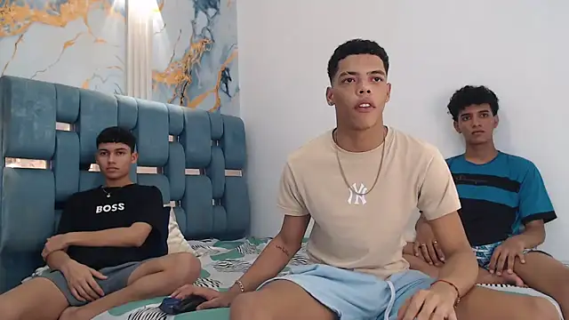 PRETTY FEM online show from 03.17.26