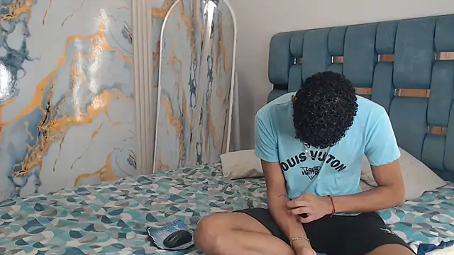 PRETTY FEM online show from 04.14.26