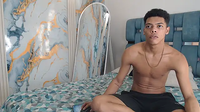 PRETTY FEM online show from 04.17.26