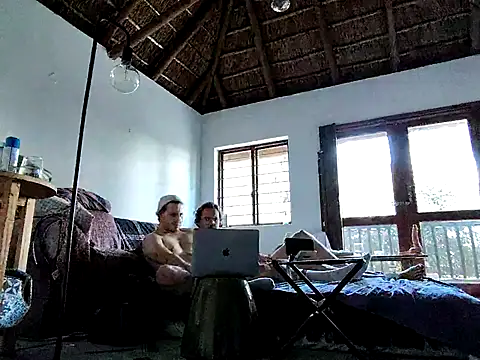 callemehole online show from 04.20.26