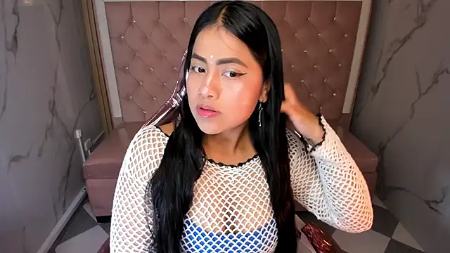 Victoria b  online show from 10.15.25