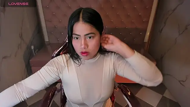 Victoria b  online show from 10.20.25