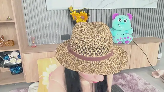 greciadom555 online show from 10.17.25