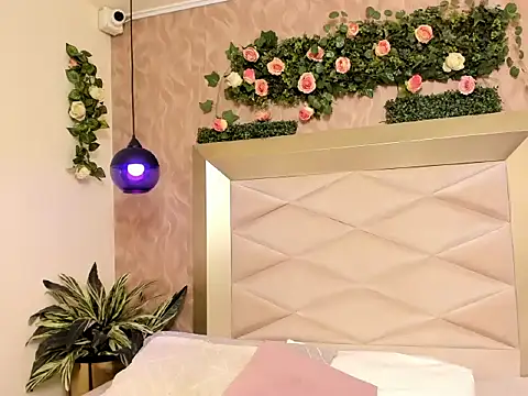 Snapshot of JanexHope chatting on 09.13.25 JanexHope online show from 09.13.25