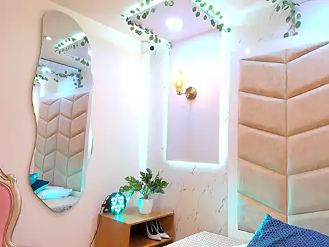 Snapshot of JanexHope chatting on 11.29.25 JanexHope online show from 11.29.25