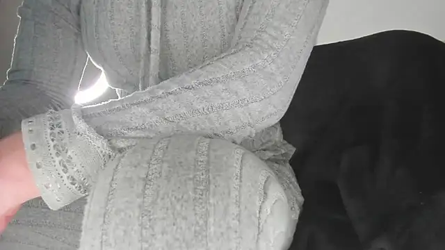 mila dash online show from 11.25.25