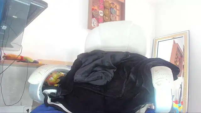 mila dash online show from 11.27.25