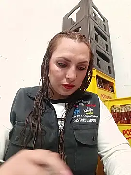 Snapshot of VERONICA__03 chatting on 10.16.25 VERONICA 03 online show from 10.16.25