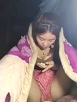 lylylove online show from 12.17.25