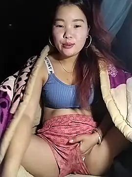 lylylove online show from 02.04.26