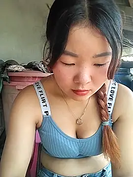 Snapshot of lylylove chatting on 06.14.26 lylylove online show from 06.14.26