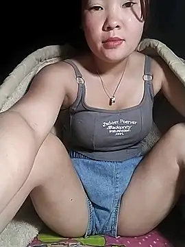 Snapshot of lylylove chatting on 06.18.26 lylylove online show from 06.18.26