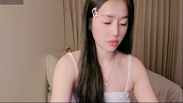 Snapshot of strawberry-ni chatting on 10.11.25 strawberry-ni online show from 10.11.25