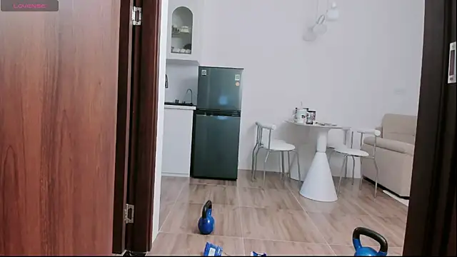 Snapshot of strawberry-ni chatting on 10.19.25 strawberry-ni online show from 10.19.25