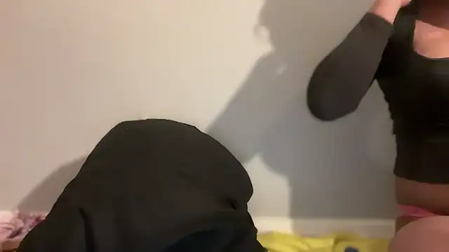 Snapshot of iamvalerixxx chatting on 09.17.25 iamvalerixxx online show from 09.17.25