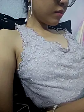 Snapshot of _Thaotam_ chatting on 10.10.25 Thaotam online show from 10.10.25