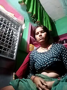 Snapshot of Sexy_queeny chatting on 10.28.25 Sexy queeny online show from 10.28.25