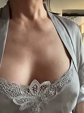 xiiuuff18 online show from 09.12.25