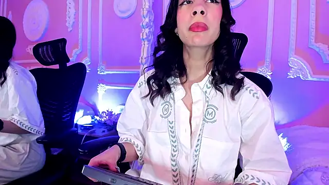 aitana johns online show from 11.07.25