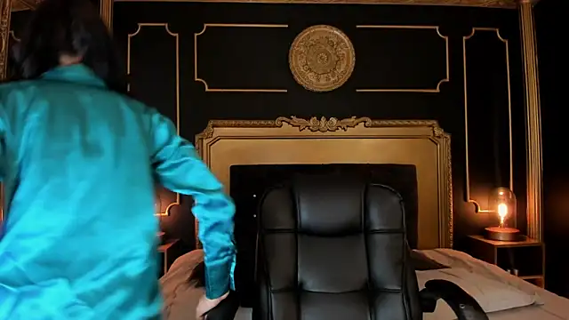 aitana johns online show from 12.18.25