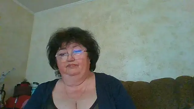 Snapshot of MilaSky5303 chatting on 06.17.26 MilaSky5303 online show from 06.17.26