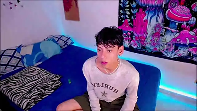 Snapshot of Thedoll_ethan7 chatting on 06.03.26 Thedoll ethan7 online show from 06.03.26
