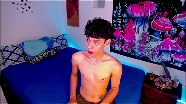 Snapshot of Thedoll_ethan7 chatting on 06.11.26 Thedoll ethan7 online show from 06.11.26