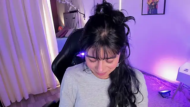 flower smith  online show from 04.18.26