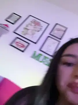 Snapshot of cococremoso chatting on 10.06.25 cococremoso online show from 10.06.25