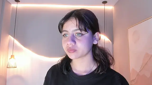 Julieth brown  online show from 10.15.25