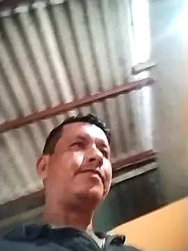 colombiano198720 online show from 11.17.25