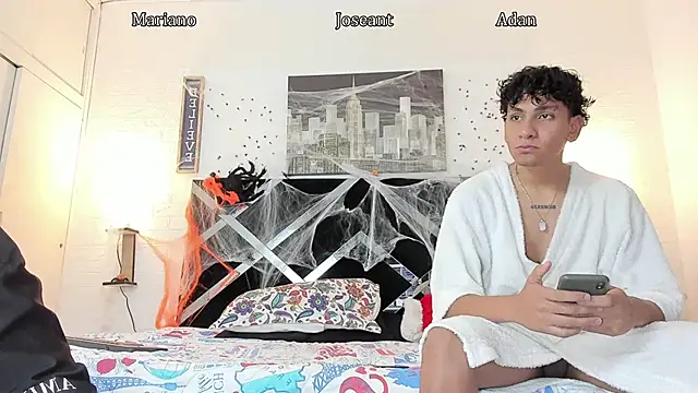 Snapshot of Adan_Oriol chatting on 10.31.25 Adan Oriol online show from 10.31.25