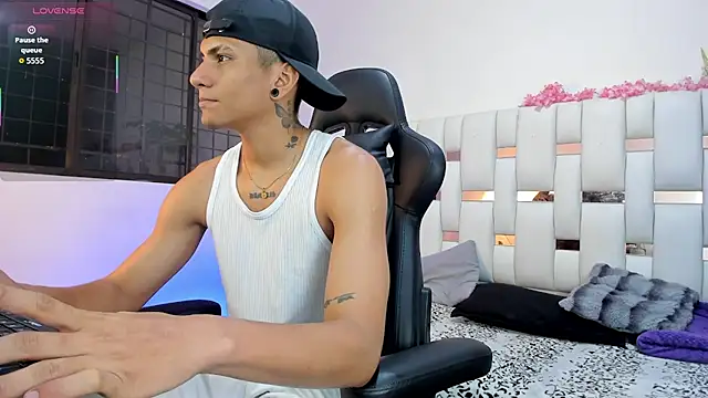 Snapshot of Adan_Oriol chatting on 02.28.26 Adan Oriol online show from 02.28.26